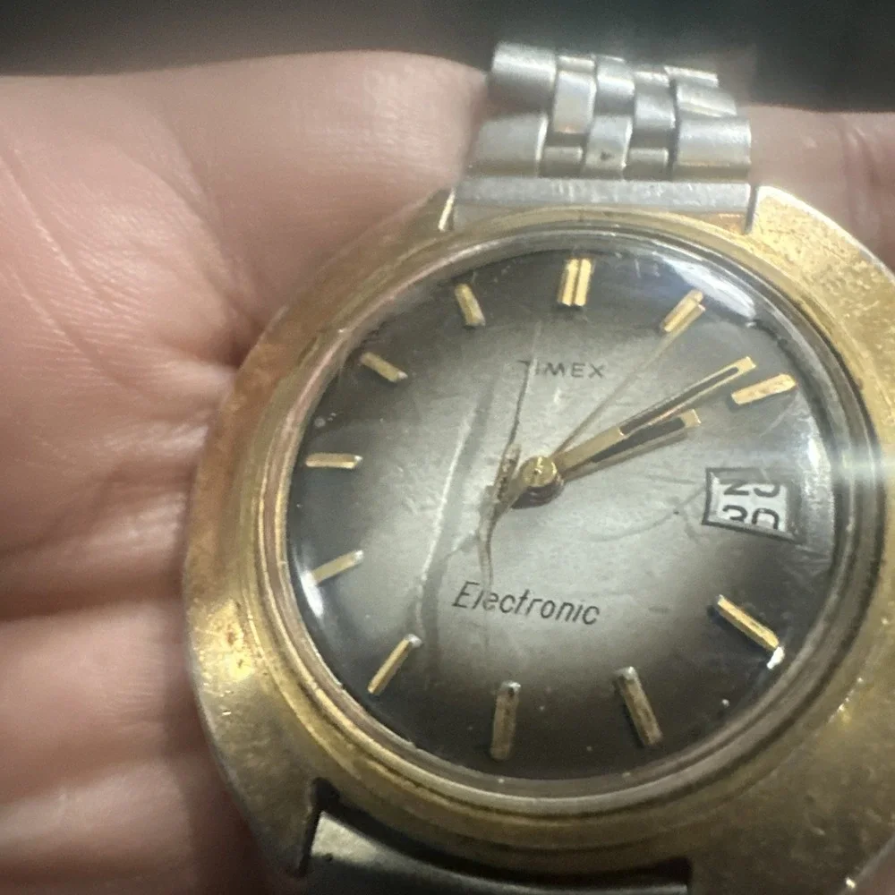 Works VTG Timex Electric Mens Watch 42mm Gray Dial Gold Tone Quartz Fit 7.5